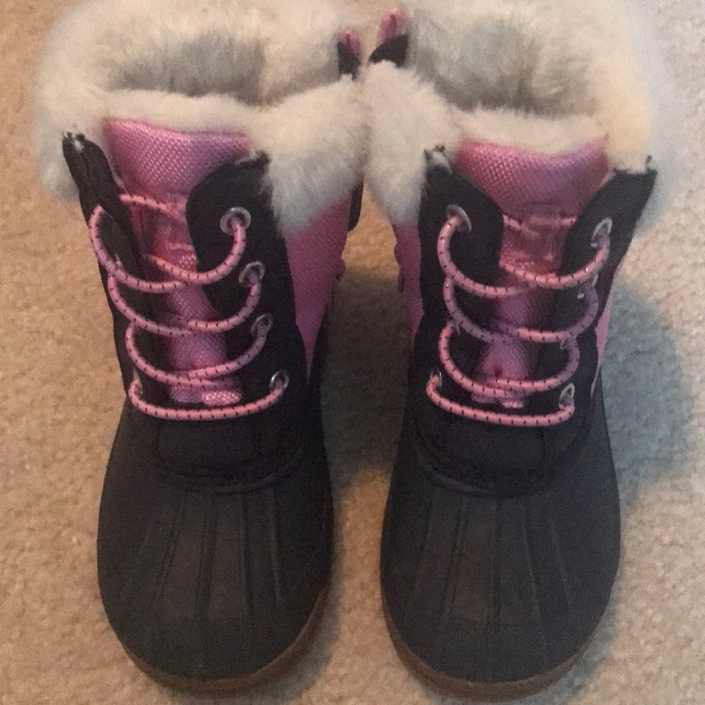 Oshkosh duck boots